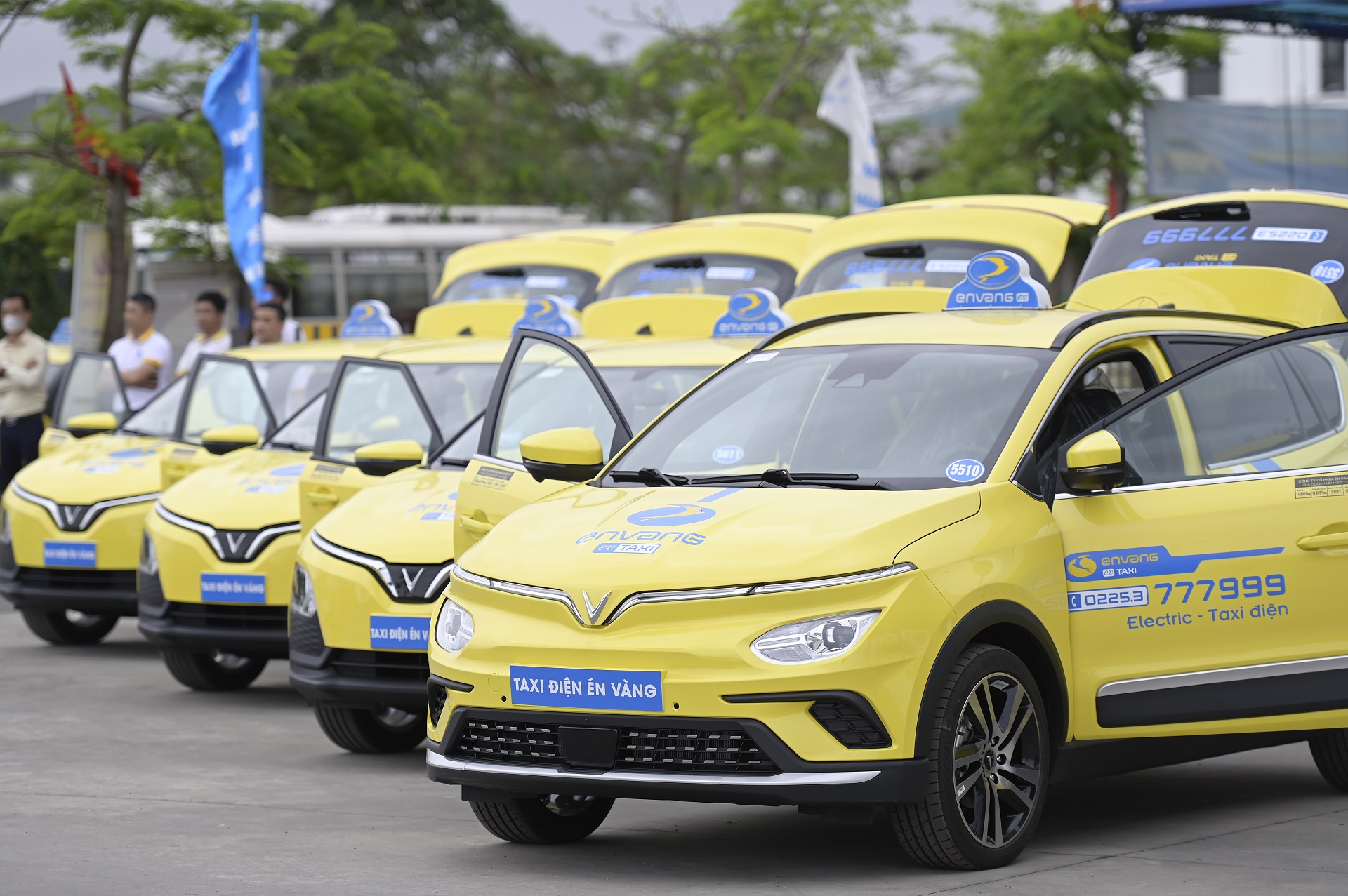 Thêm doanh nghiệp mua và thuê xe ô tô điện VinFast làm dịch vụ taxi điện